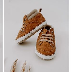 NWT - Baby Boutique Soft Sole Tennis Shoes - Size 4